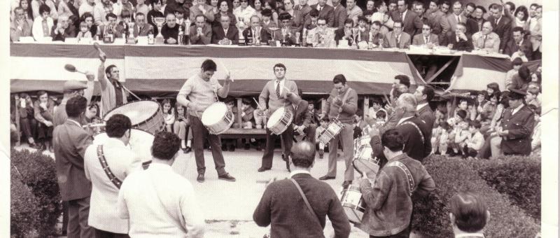 Cuadrilla de Tomás Gascón en el concurso tambores Híjar año 1975