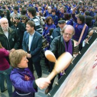Luis Eduardo Aute Rompe la Hora como invitado de honor - Semana Santa de Calanda 2009