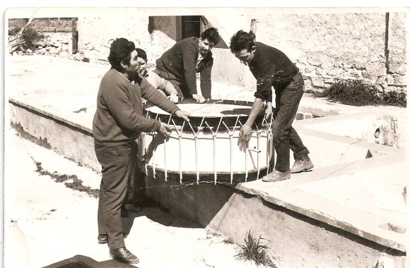 Construyendo el bombo URTAIN en la antigua Alcoholera,